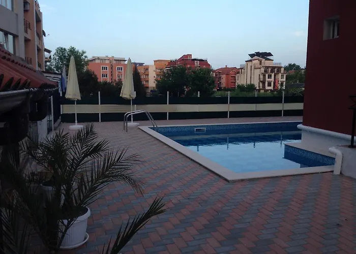 Malina Family Hotel 2*