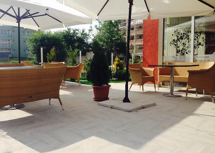 Malina Family Hotel 2*